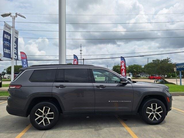 Used 2024 Baltic Gray Metallic Clearcoat Jeep Limited image 6