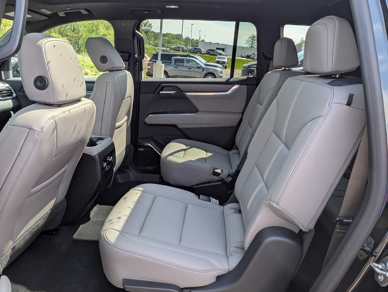 2026 GMC Acadia Elevation - Photo 19