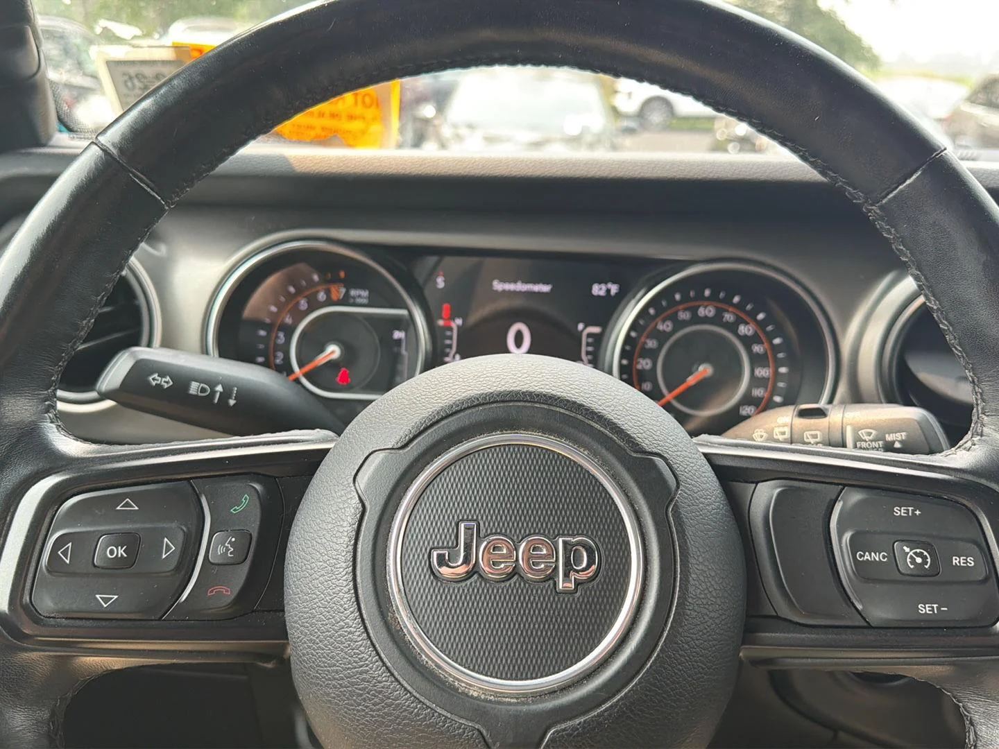 Used 2019 Bikini Pearlcoat Jeep Sport S image 8