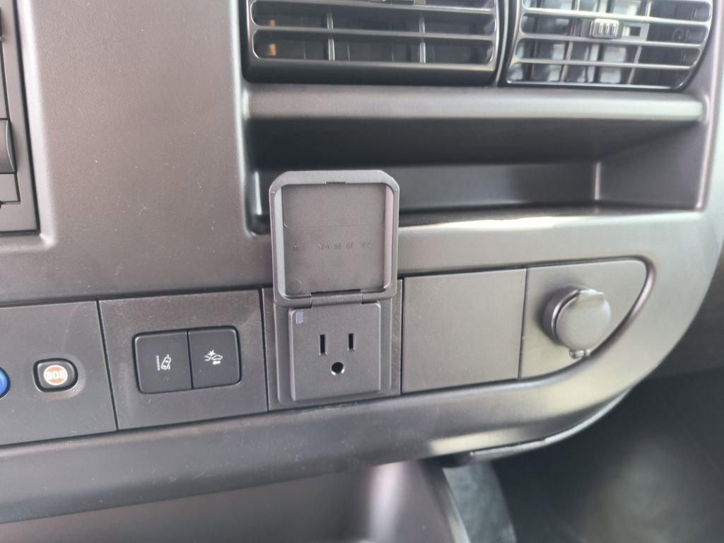 2025 Chevrolet Express Cargo Work Van - Photo 25