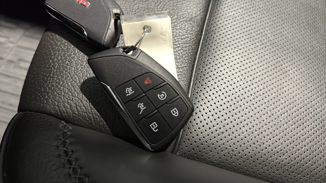 Used 2024 Onyx Black GMC Denali image 21