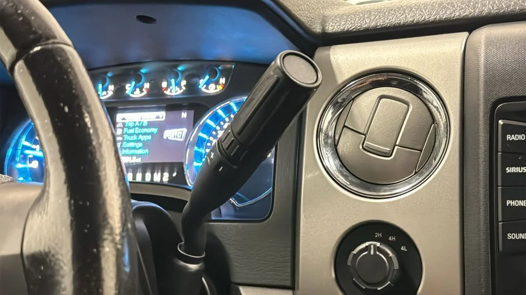 Used 2013 Blue Ford XLT image 22