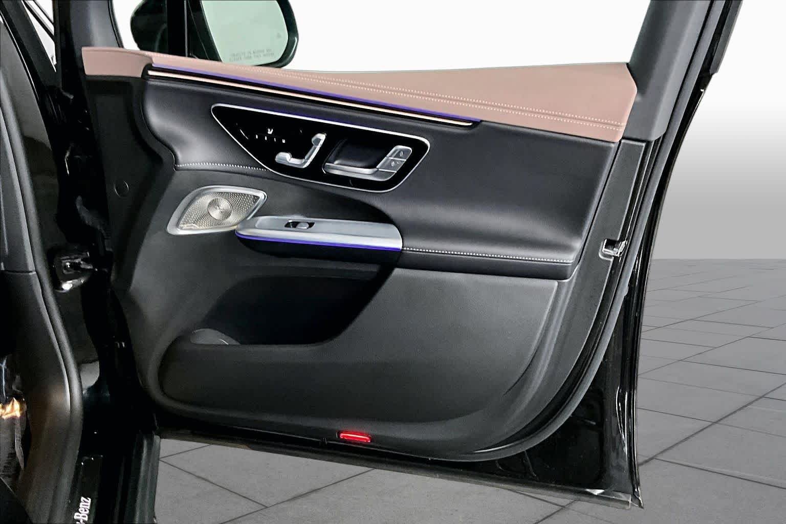 Used 2023 Obsidian Black Metallic Mercedes-Benz EQE 350 image 22