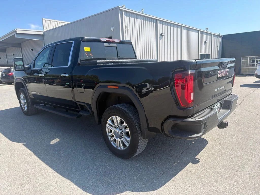 Used 2022 Black GMC Denali image 4