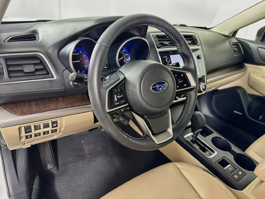 Used 2018 White Subaru 2.5i image 9