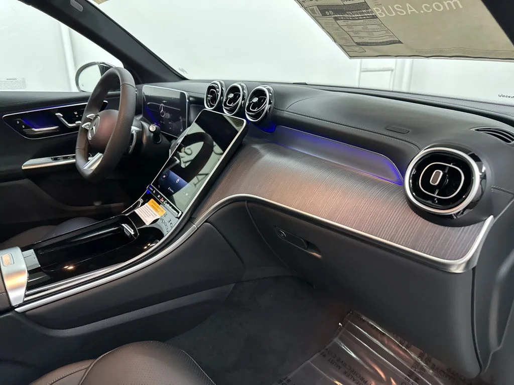 Used 2026 White Mercedes-Benz GLC 300 image 25
