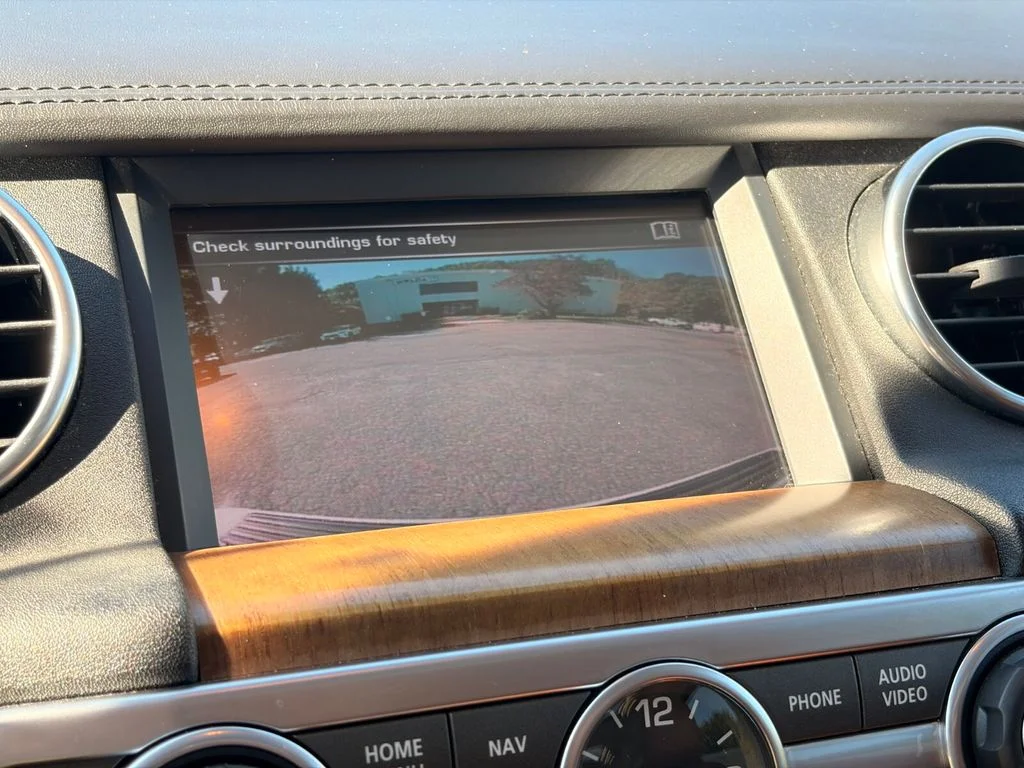 Used 2016 White Land Rover  image 22