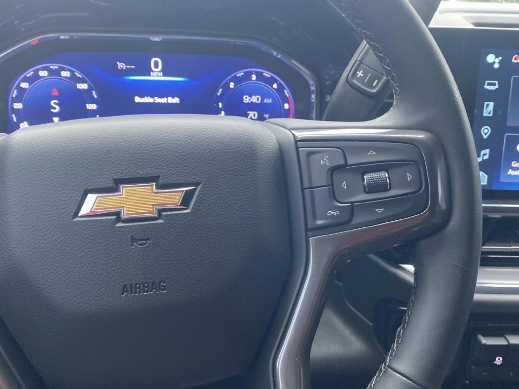 Used 2024 Black Chevrolet High Country image 34