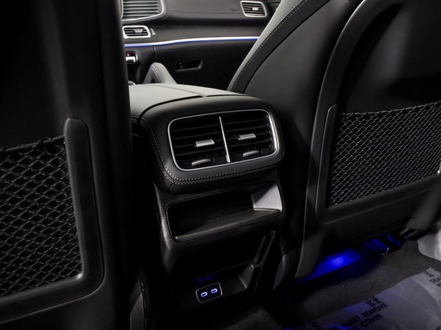 New 2026 MANUFAKTUR Moonlight White Magno Mercedes-Benz GLE 53 AMG® image 100