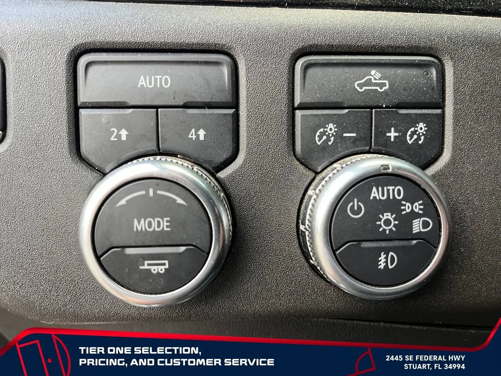 Used 2024 Summit White GMC Elevation image 14