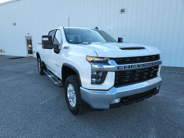 Used 2023 White Chevrolet LT image 3