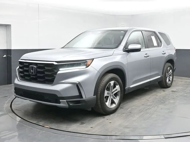 Certified Used 2023 Lunar Silver Metallic Honda 2WD EX-L 7P image 61