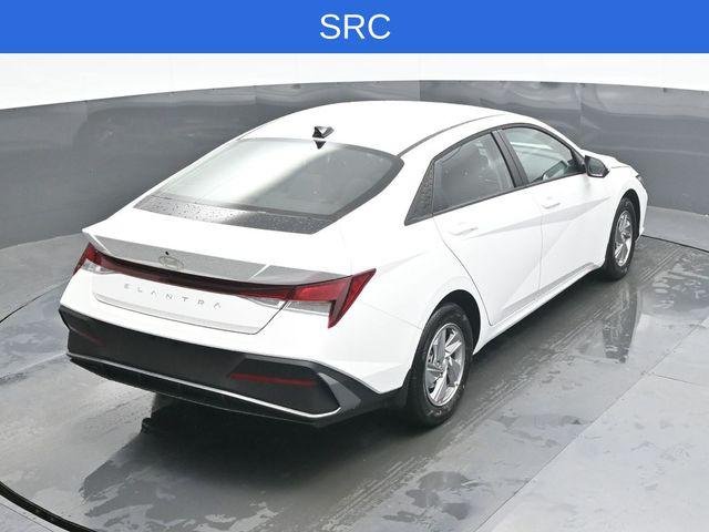 New 2026 White Hyundai SE image 17