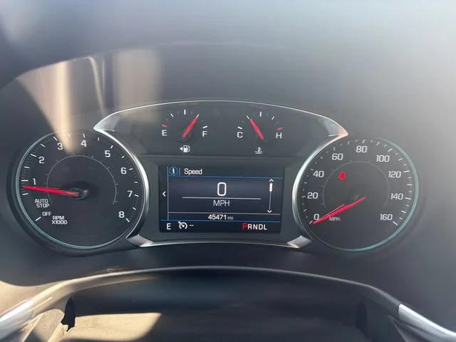Used 2024 Summit White Chevrolet LT image 19