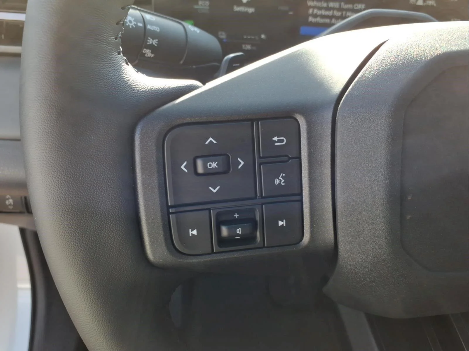 New 2026 Wind Chill Pearl with Midnight Black Metallic roof Toyota XSE image 21