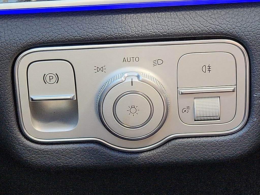 Used 2026 Black Mercedes-Benz GLE 450 image 25