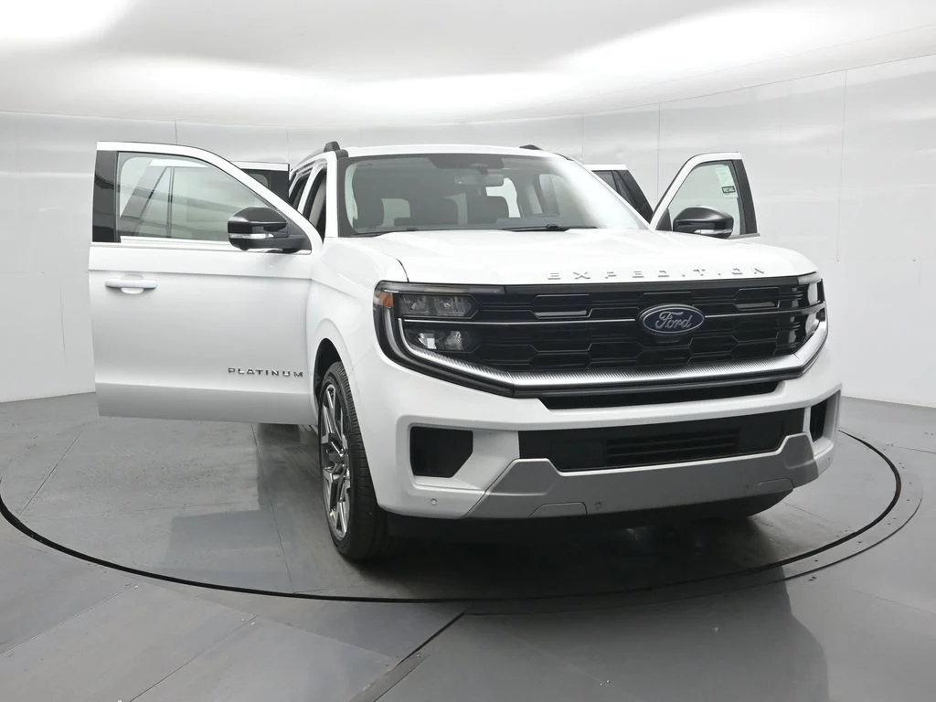 New 2025 Oxford White Ford Platinum image 32