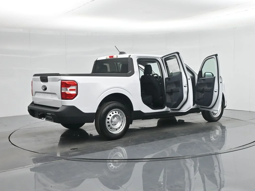 New 2026 Oxford White Ford XL image 5