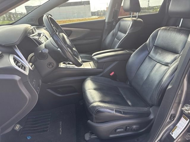Used 2016 Gray Nissan Platinum image 9