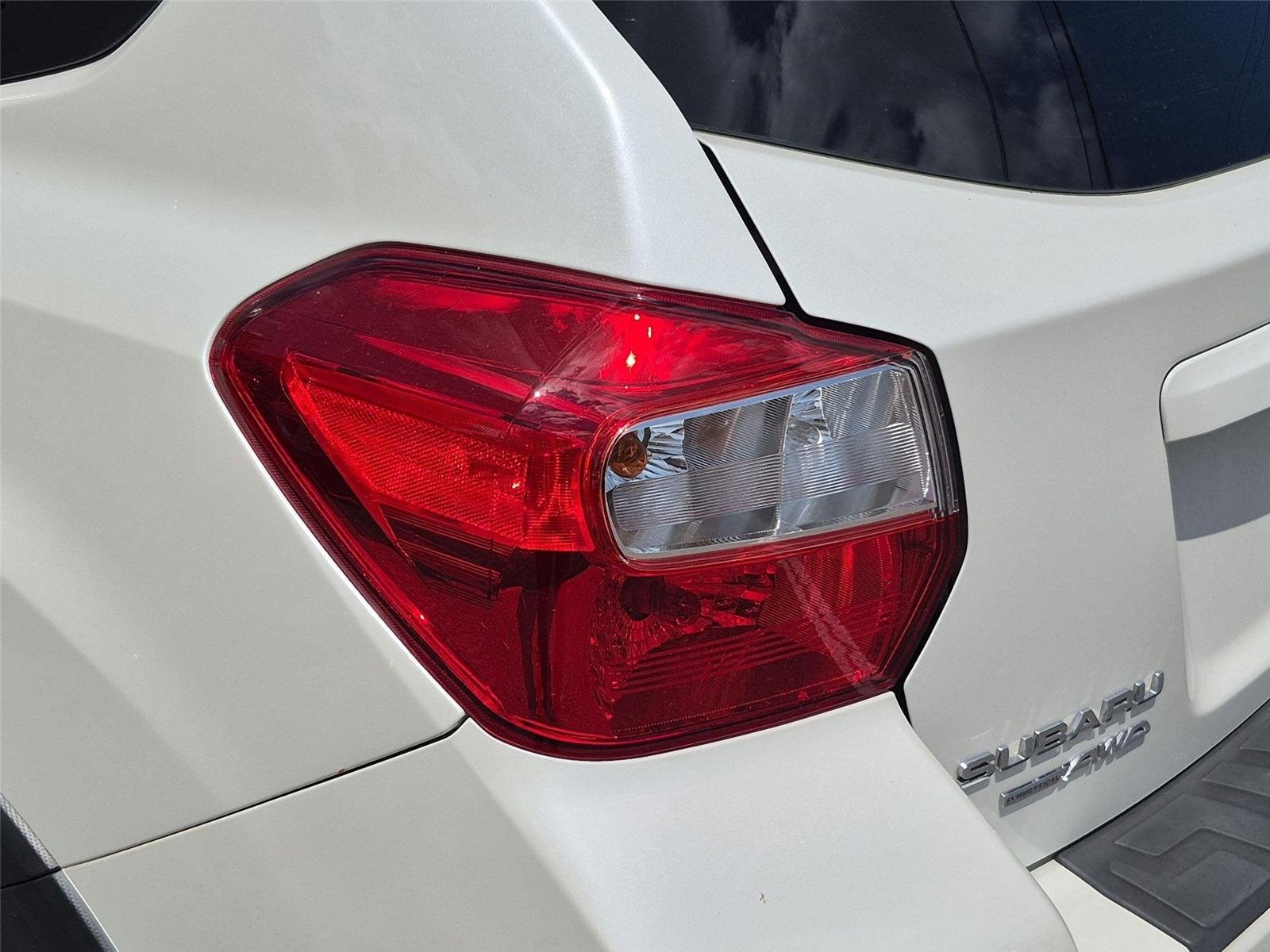 Used 2014 Satin White Pearl Subaru Premium image 12