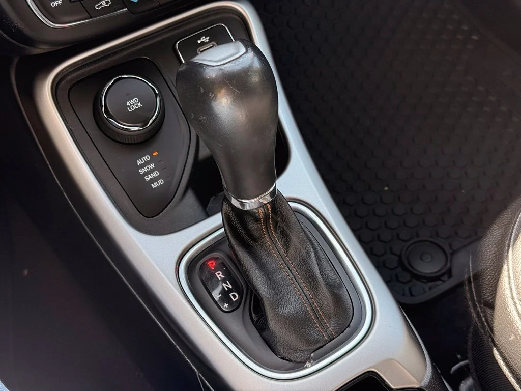 Used 2018 Diamond Black Jeep Latitude image 23