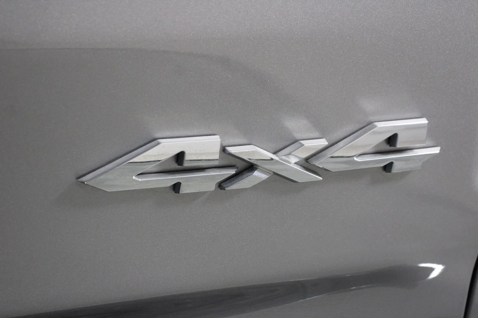 Used 2023 Billet Silver Metallic Clearcoat Ram Laramie image 19