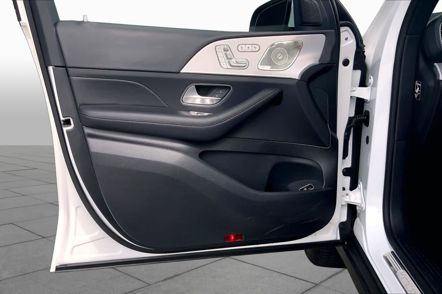 Used 2025 Polar White Mercedes-Benz GLE 350 image 19