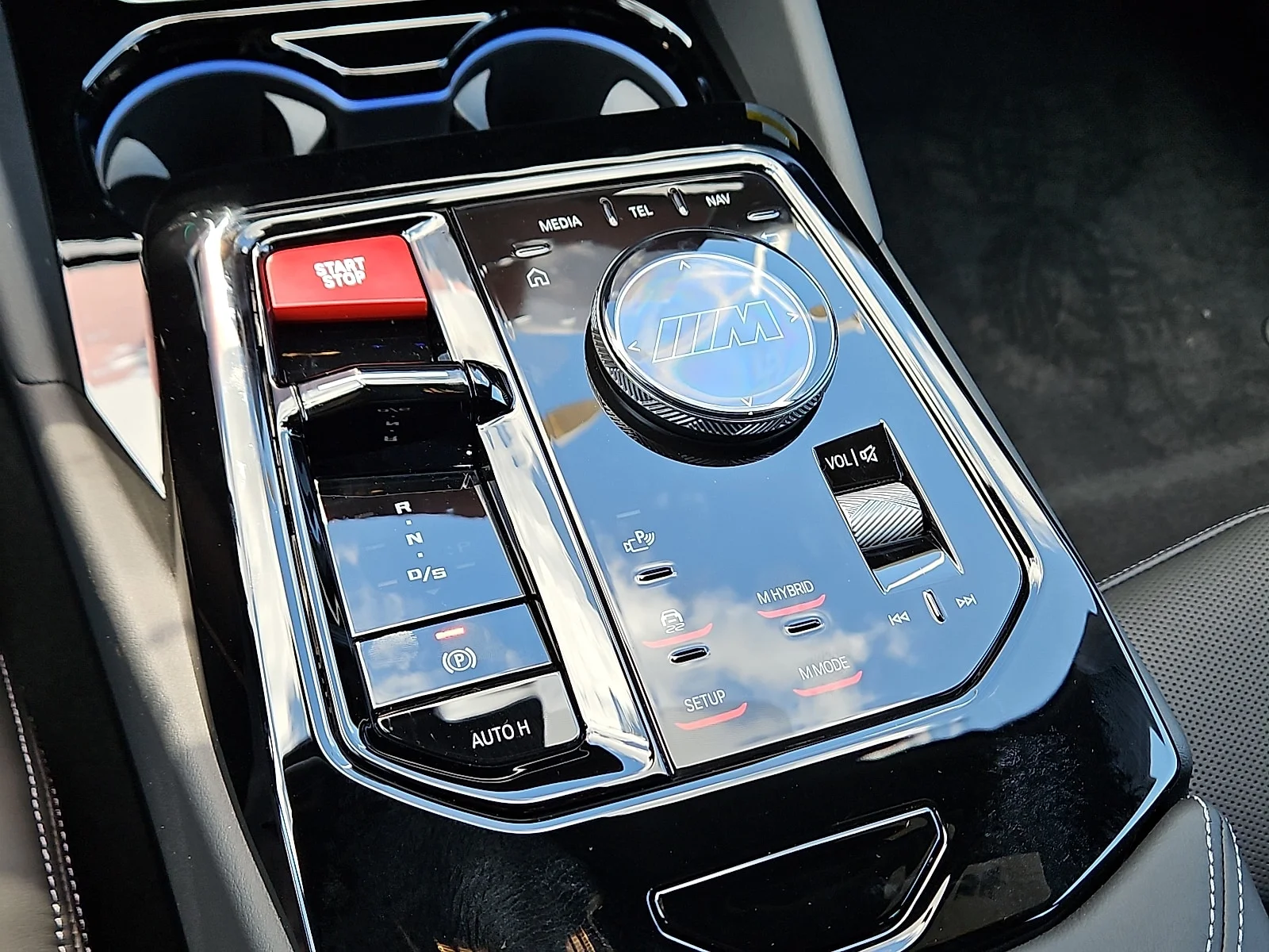 New 2025 Alpine White BMW All-Wheel Drive image 12