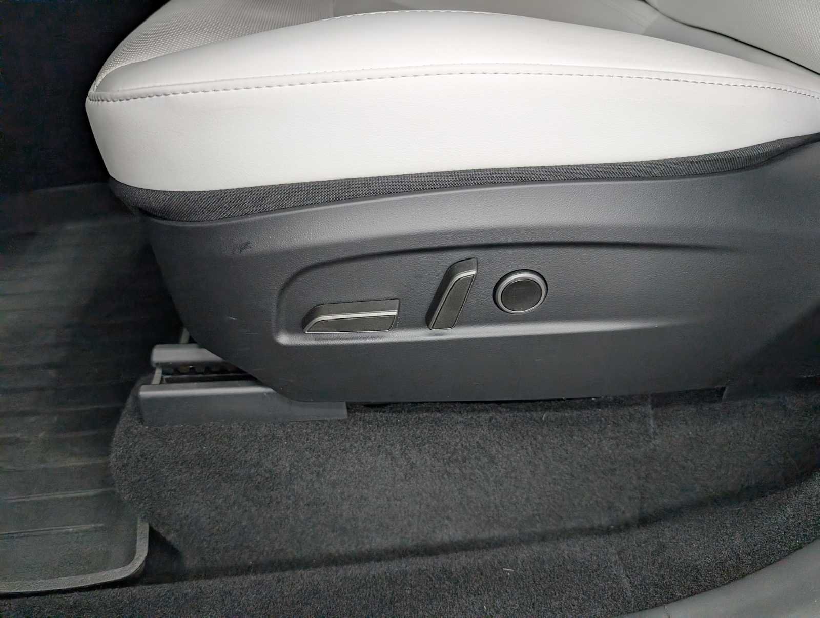 Used 2026  Tesla  image 36