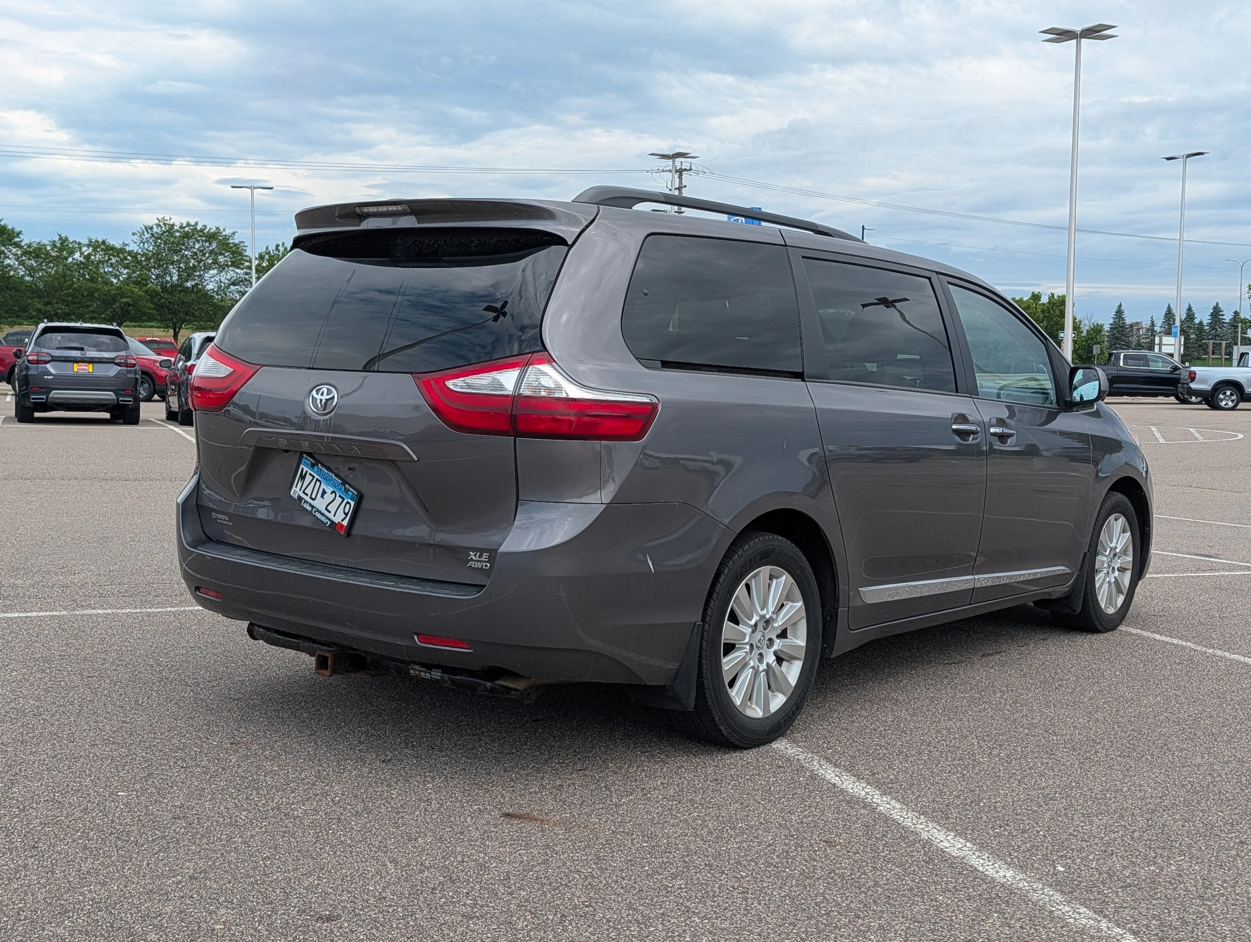Used 2015 Predawn Gray Mica Toyota XLE image 4