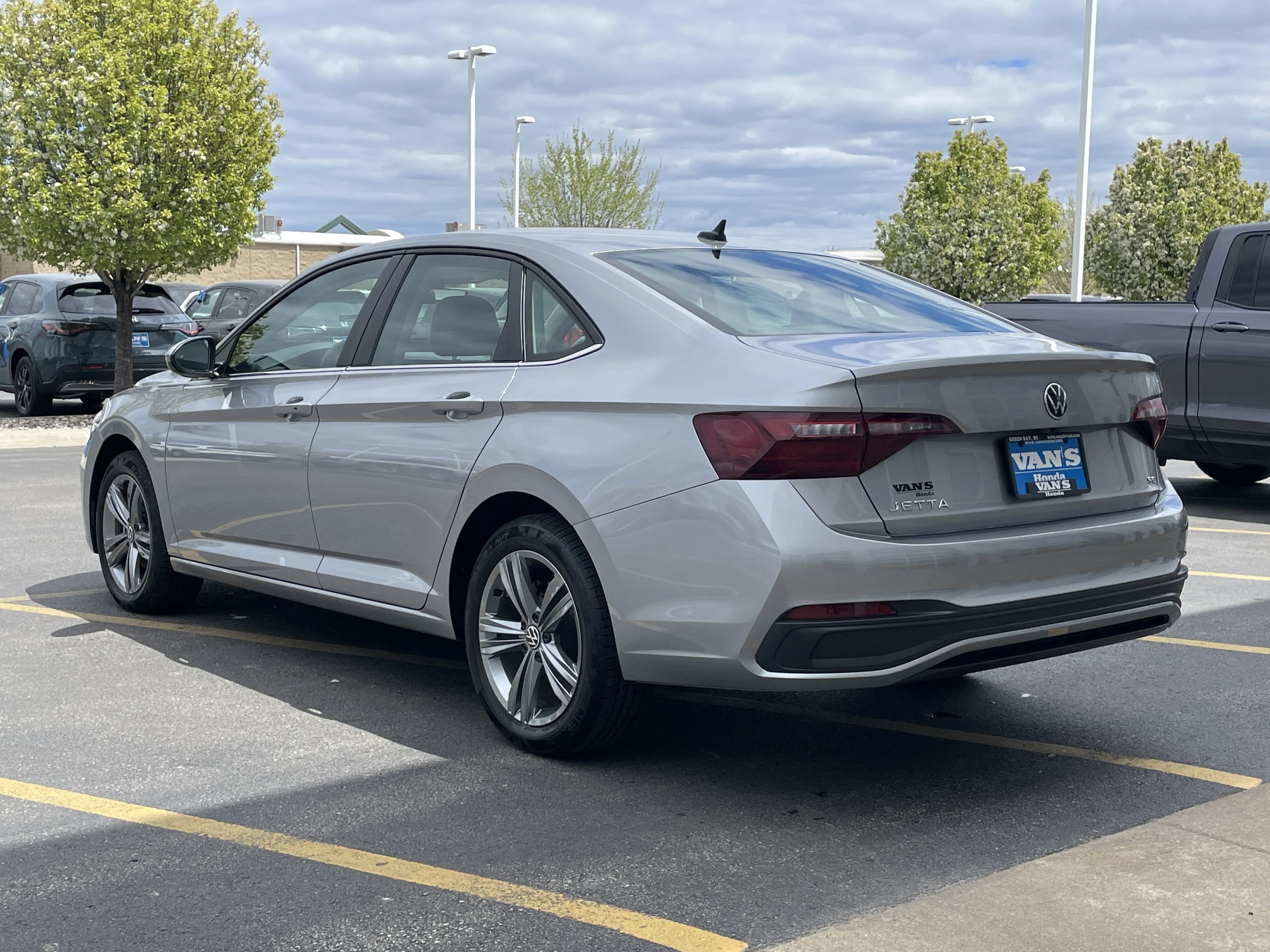 2024 Volkswagen Jetta SE - Photo 5