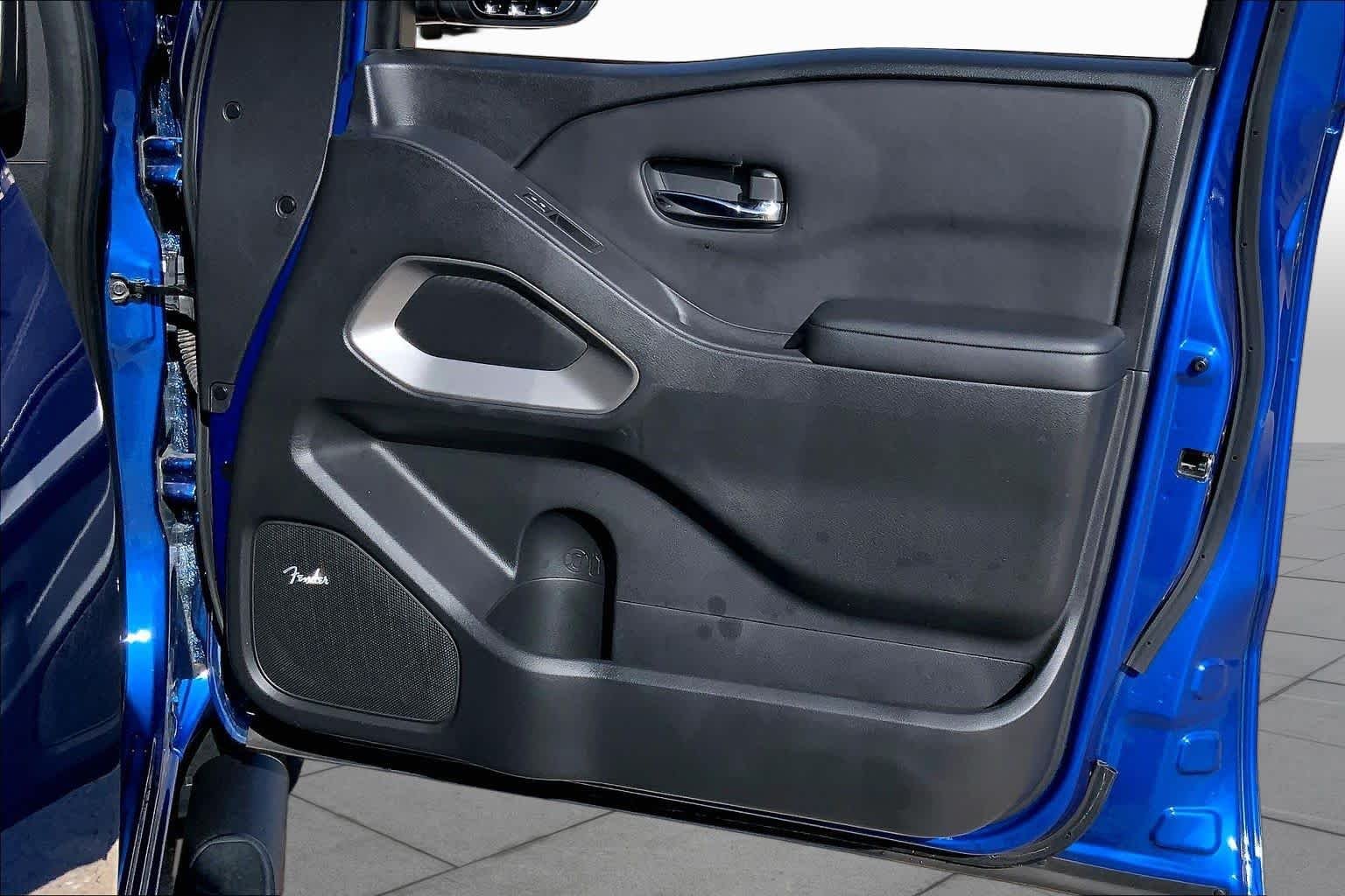 Used 2024 BLUE Nissan SL image 21