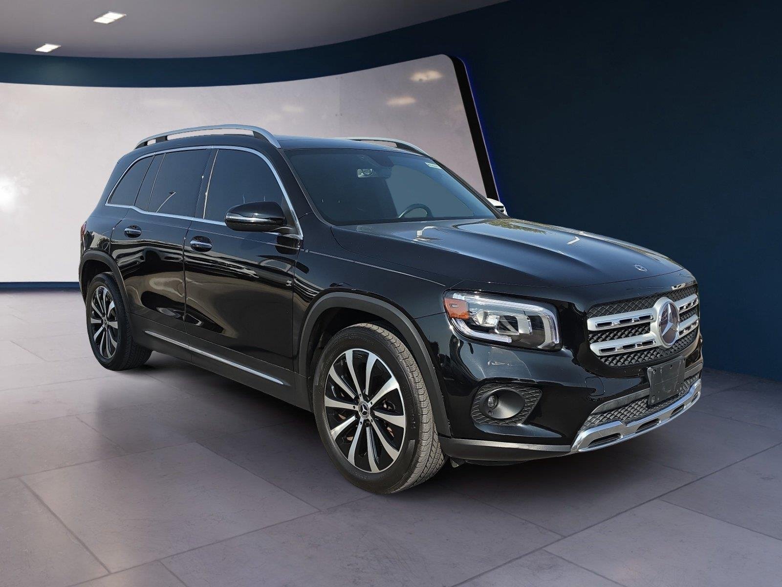 Used 2022 Cosmos Black Metallic Mercedes-Benz GLB 250 image 7