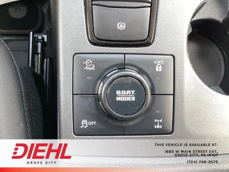 Used 2022 White Ford Badlands image 33
