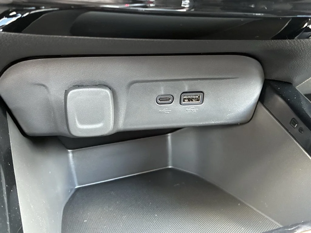 New 2026 Mosaic Black Metallic Chevrolet ACTIV image 20