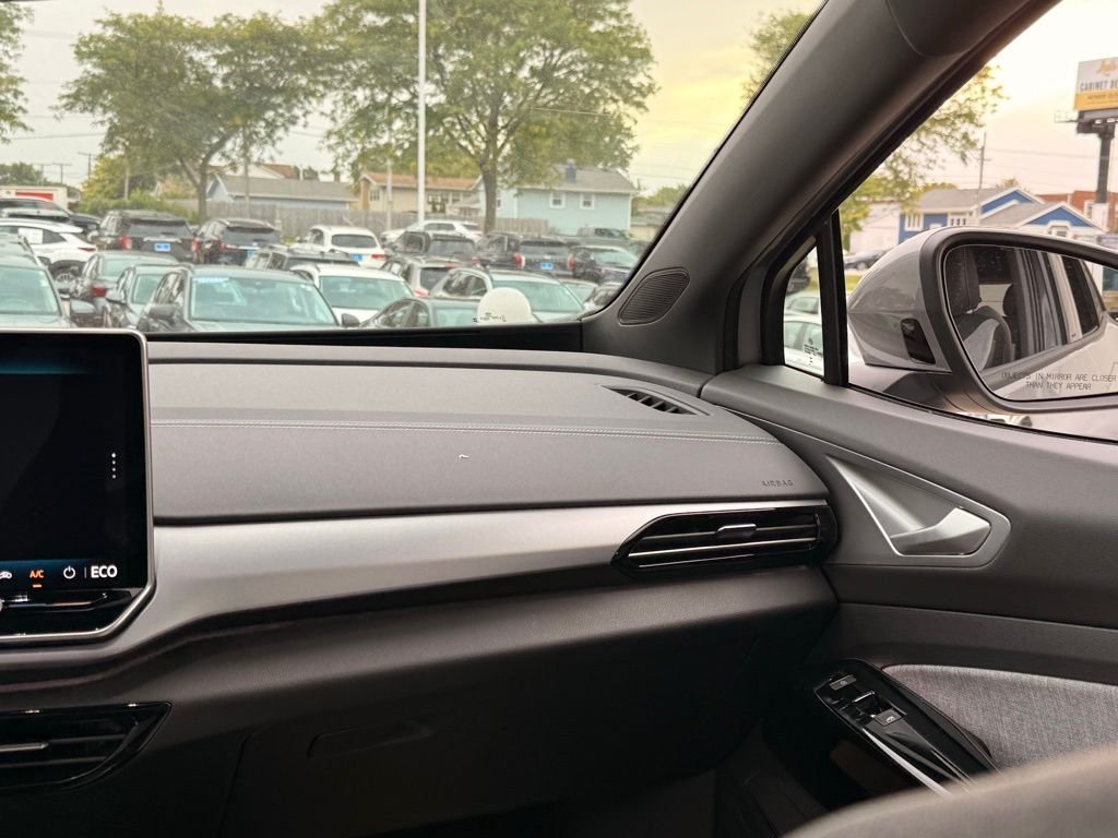 New 2025 Silver Mist Metallic Volkswagen Pro image 17