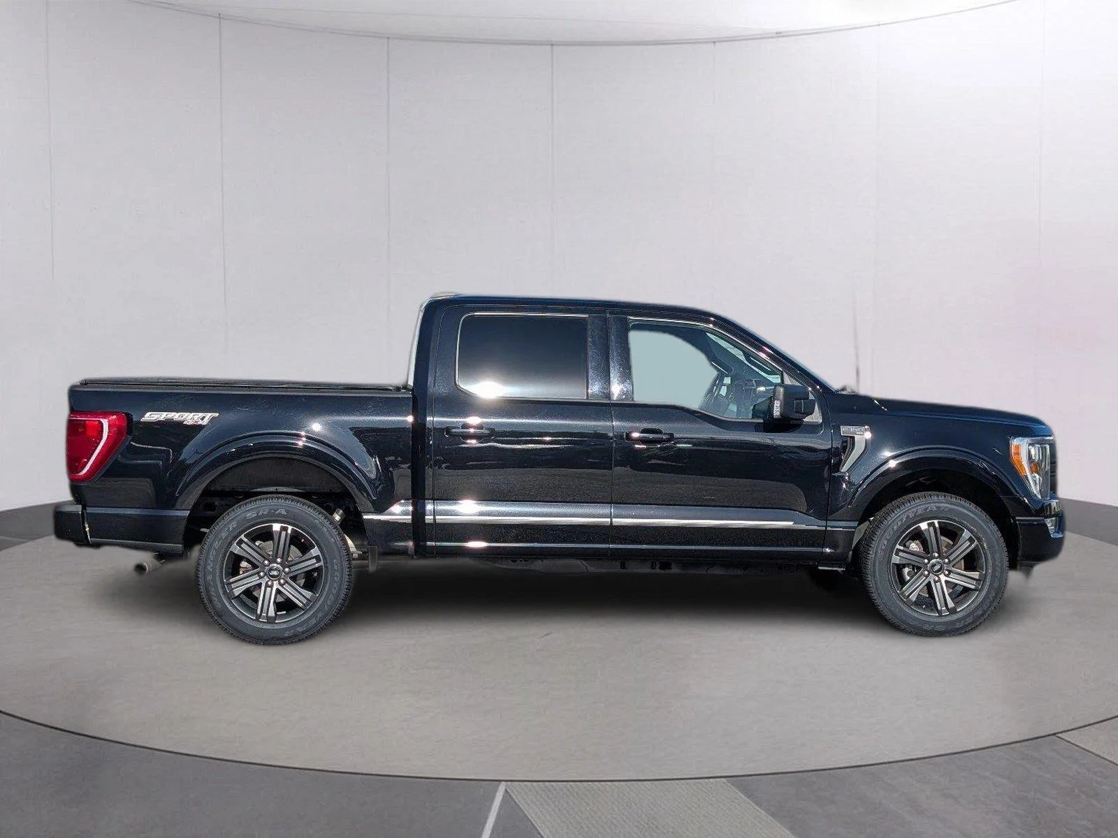 Used 2023 Agate Black Ford XLT image 8
