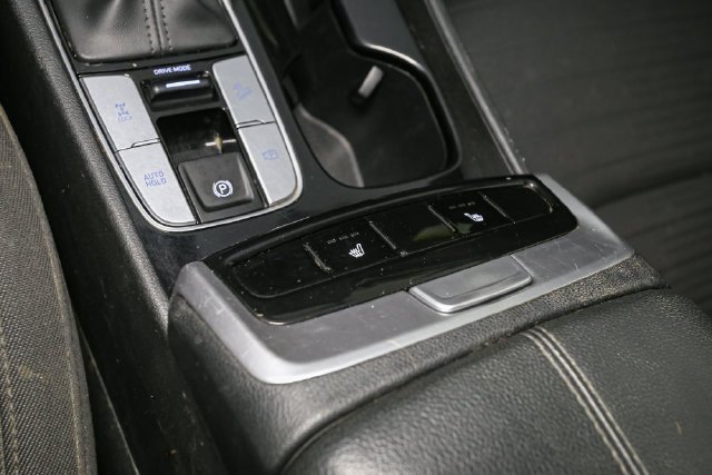 Used 2022 Black Hyundai SEL Premium image 24