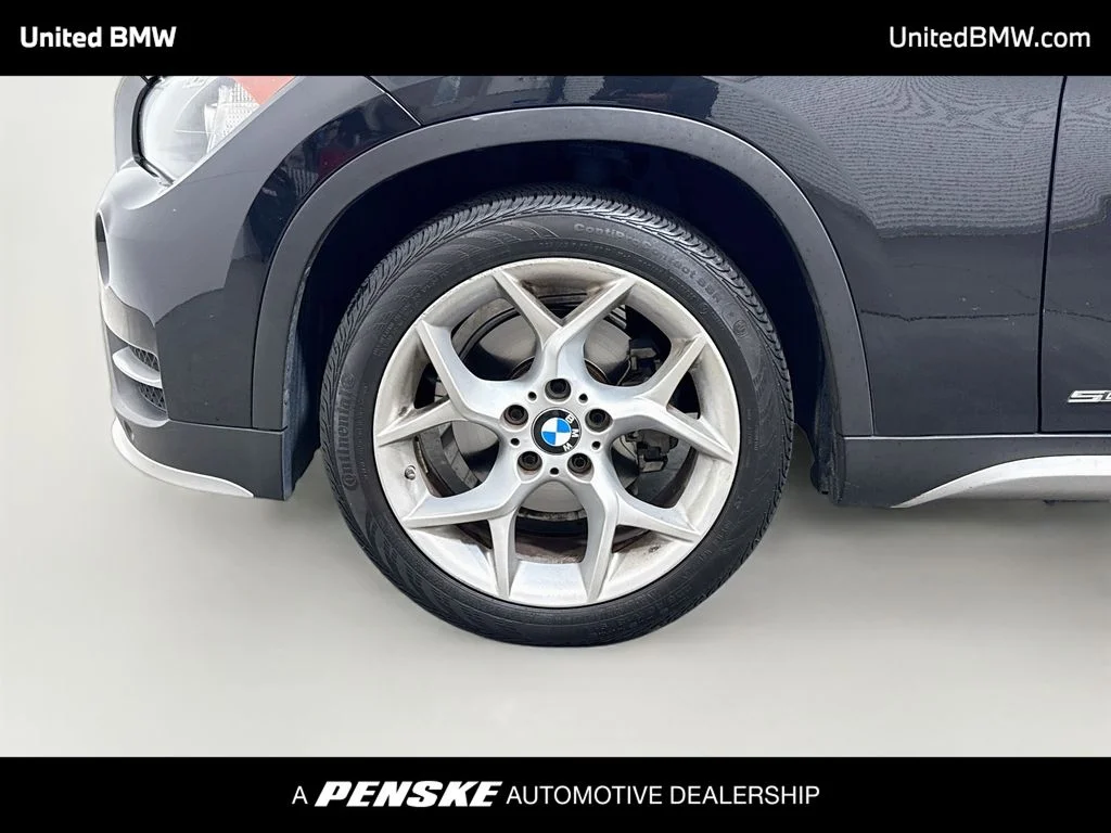 Used 2015 Black Sapphire Metallic BMW sDrive28i image 9