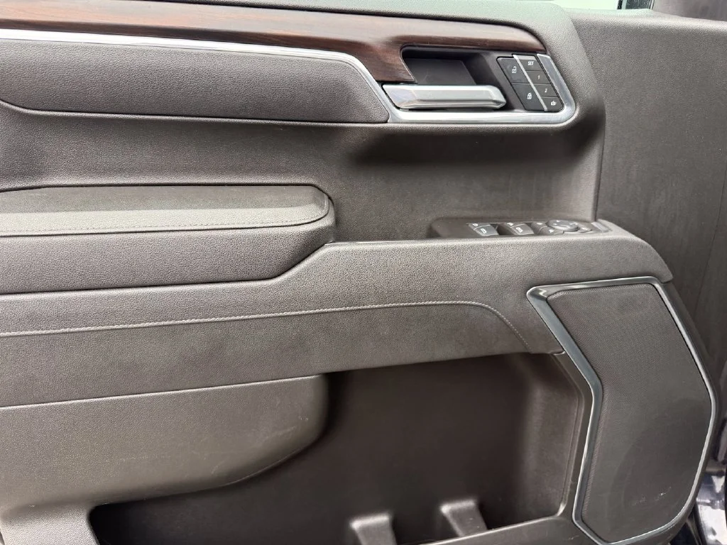 Used 2025 Silver GMC SLT image 5