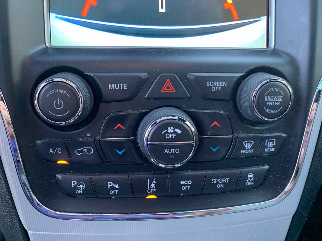 Used 2018 Bright White Clearcoat Jeep Limited image 23
