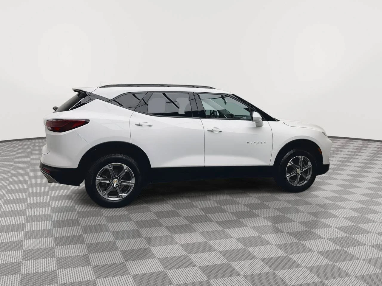 Used 2023 Summit White Chevrolet 2LT image 42