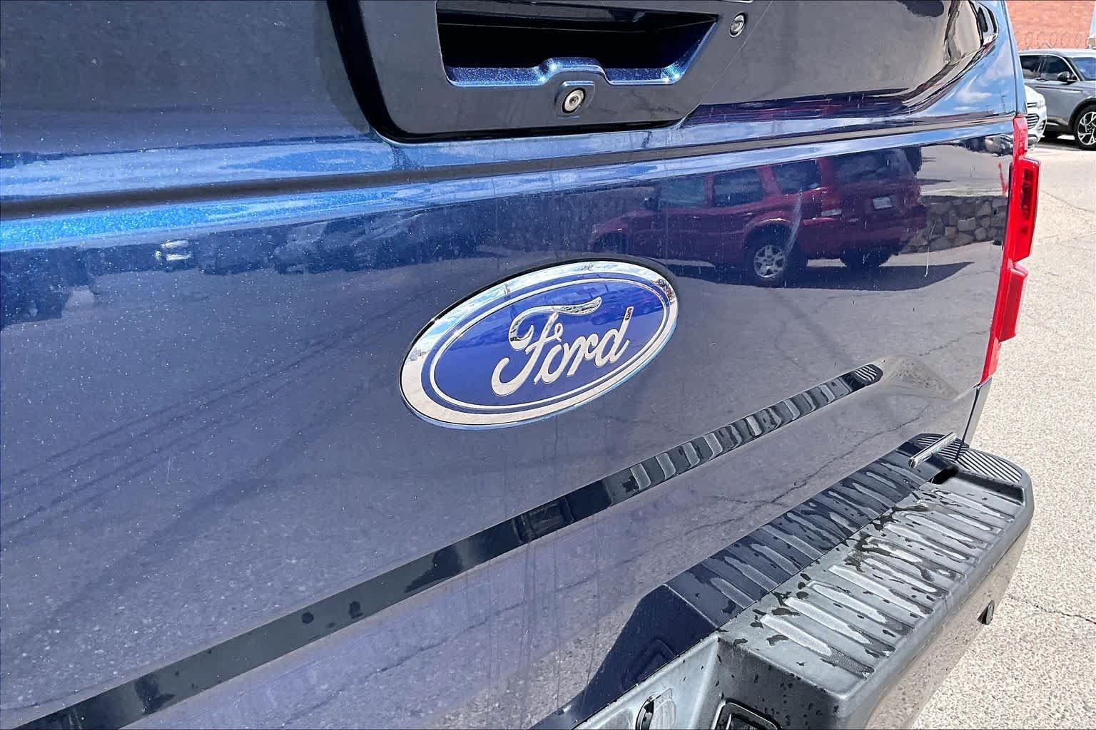 Used 2015 Blue Jeans Metallic/Caribou Metallic Ford Lariat image 10
