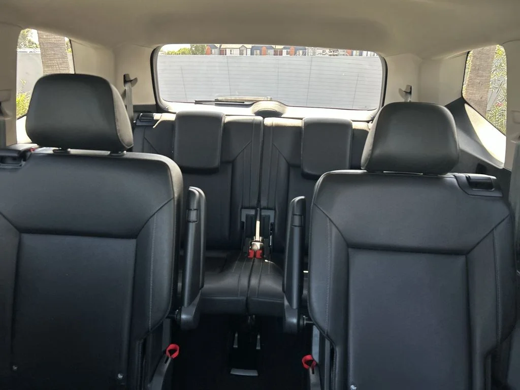 Used 2019 Blue Volkswagen SEL image 25
