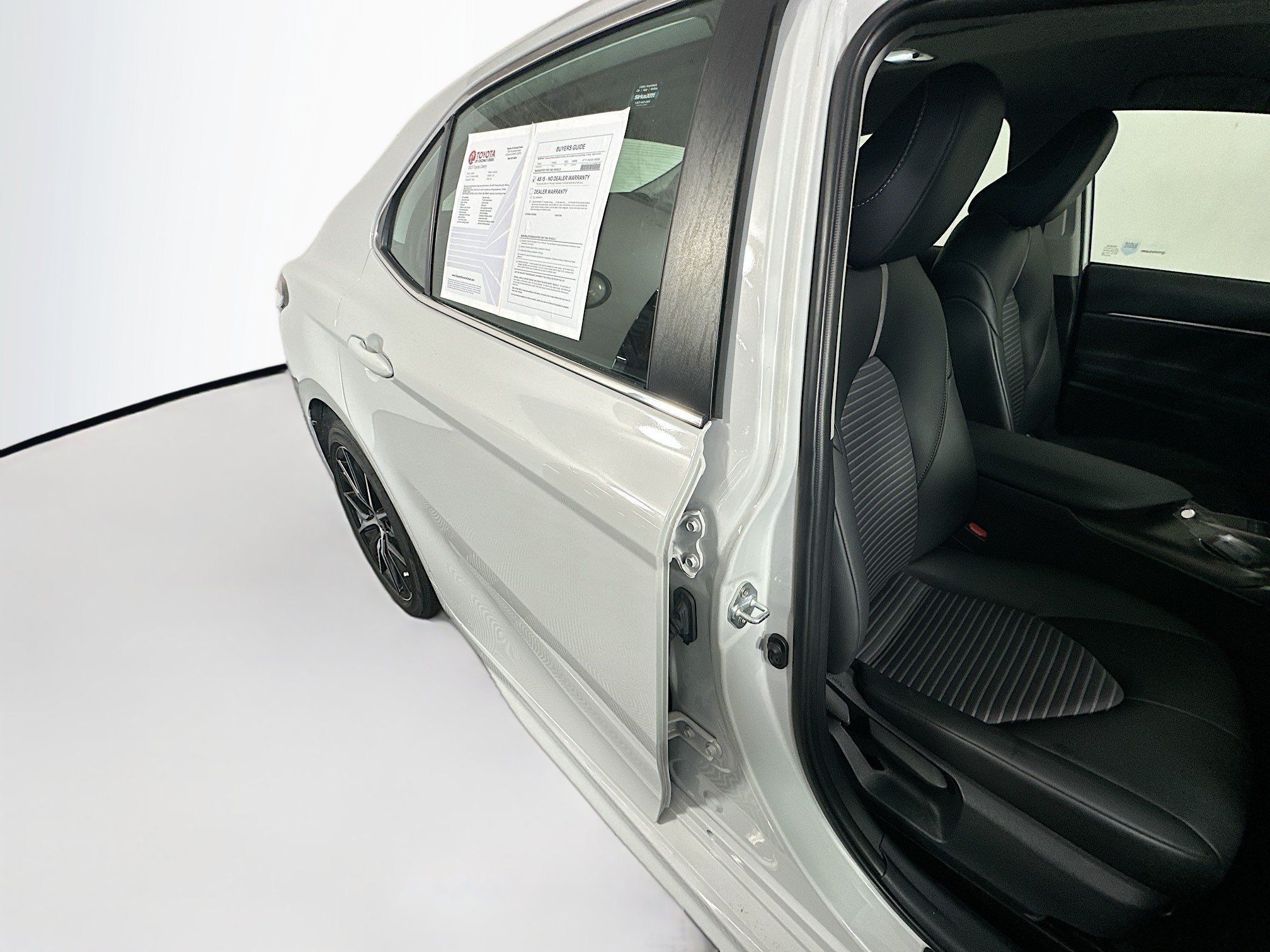 Certified Used 2023 Ice Toyota SE image 28