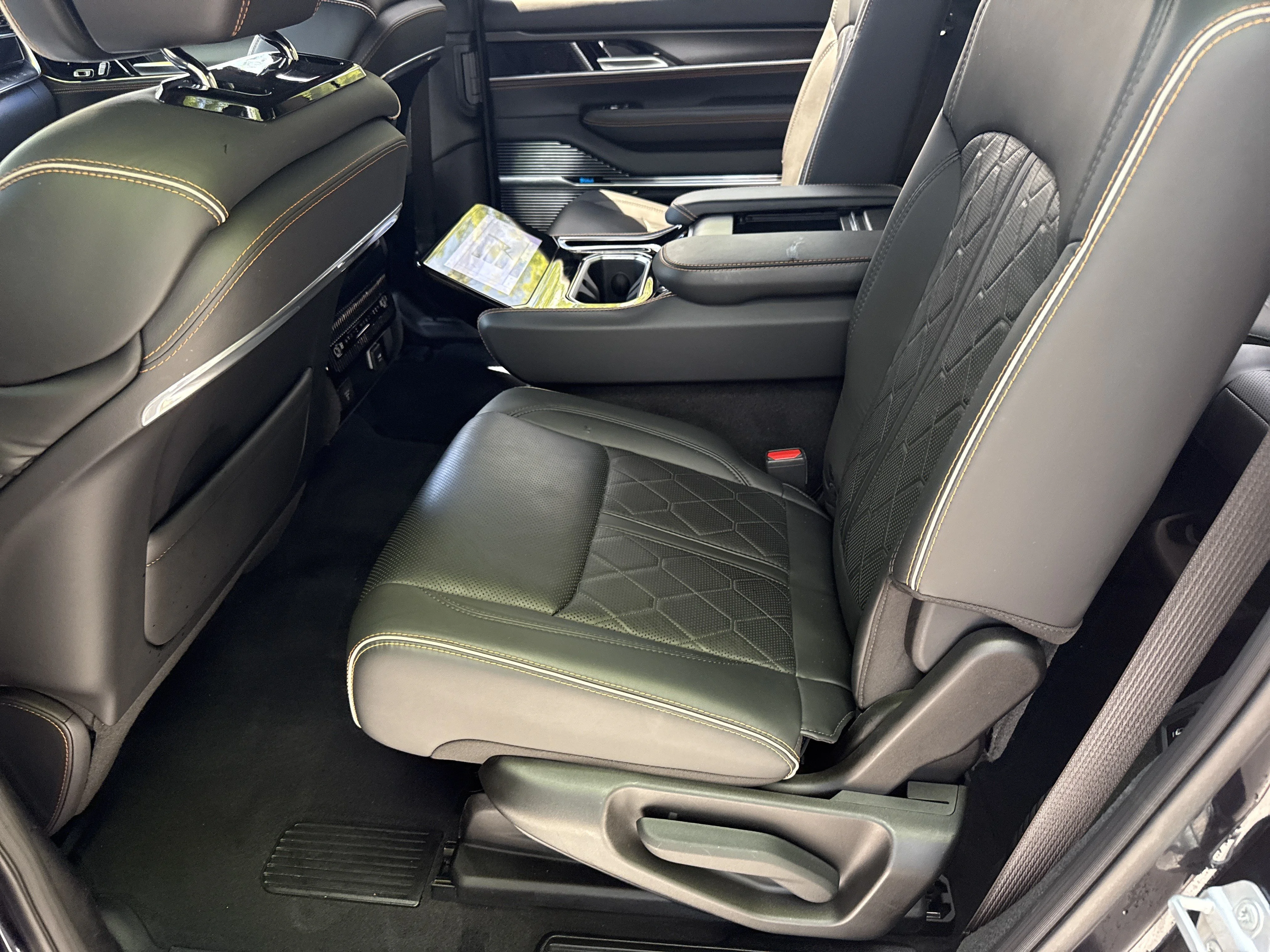 2024 Jeep Grand Wagoneer Series III - Photo 20