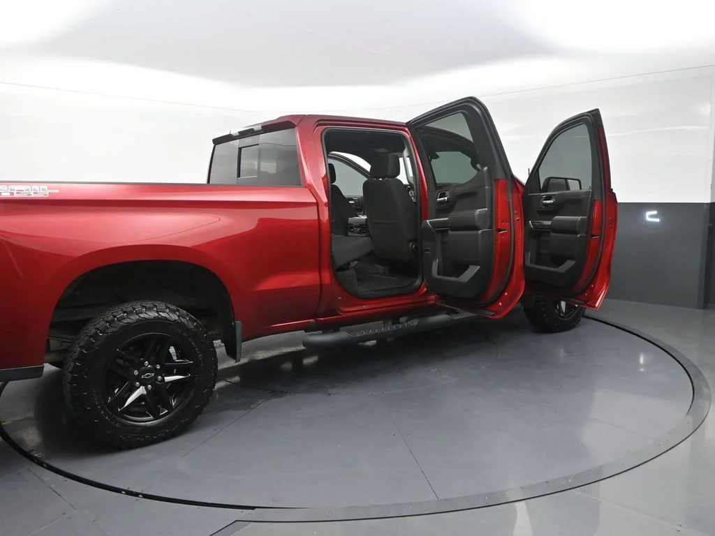 Used 2021  Chevrolet LT Trail Boss image 38