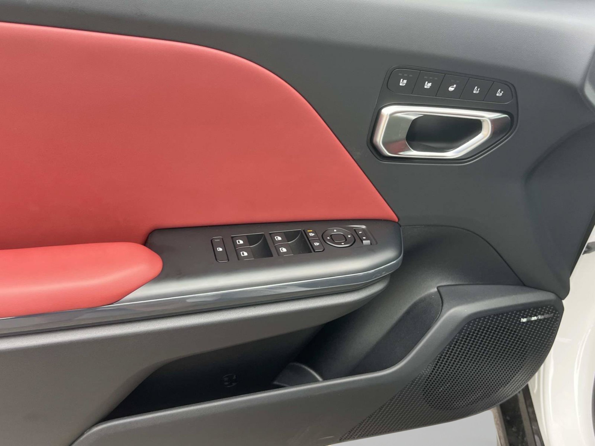 New 2026 Snow White Pearl Kia GT-Line image 21