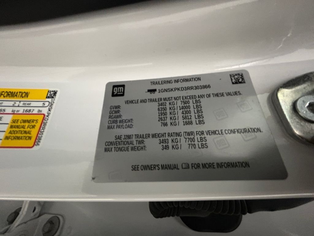 Used 2024 White Chevrolet Z71 image 20