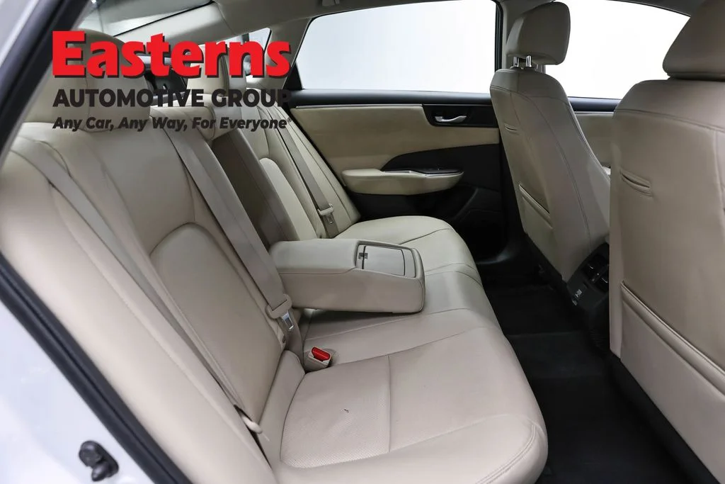 Used 2018 White Honda Touring image 22